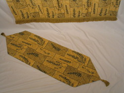 Conifer: Table runner