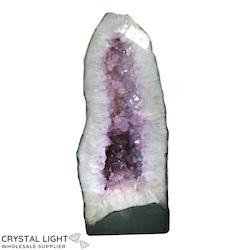 Auctions: Amethyst Geode (AUCTION)