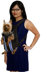 Pet Carriers: Legs out front Carrier Medium