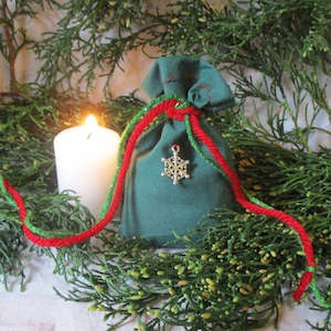 Sachets And Spell Pouches: Winter Sachet