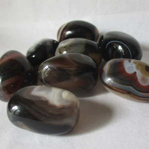 Crystals And Gemstones: Striped Black Agate 5-7gm