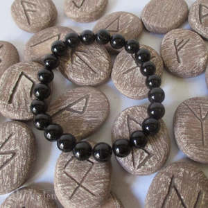 Jewellery: Black Onyx Bracelet