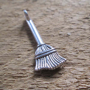 Jewellery: Witches Besom Charm