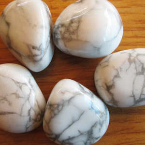 White Howlite 20-23gms