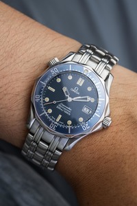 Omega: Omega Seamaster 300M Midsize Ref. 2561.80.00 1993 w/ Box & Booklets