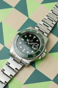 Modern: Rolex Submariner Date Ref. 116610LV 'Hulk' 2013 w/ Box & Papers