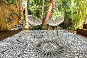 Best Selling: Outdoor Rug -  Flower Wheel Black and Grey