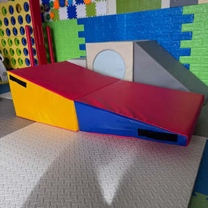 Softplay: Folding Incline Gym Mat -factory seconds