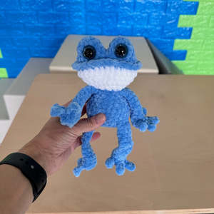 Crochet Frog Blue/white