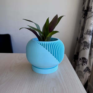 Narvo Planter (plant not included)