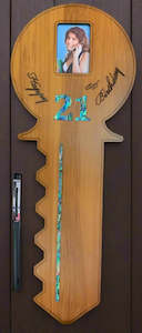 21st Wooden  Key - 21 Oval - Case With Pen