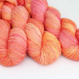 Merlin Merino Linen Fingering: Pink Grapefruit ~ Merlin ~ Merino Linen Singles