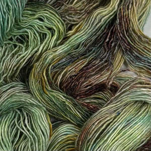 Merlin Merino Linen Fingering: Waterlily ~ Merlin Fingering ~ Merino Linen singles