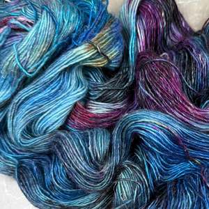 Merlin Merino Linen Fingering: Peacock ~ Merlin Fingering ~ Merino Linen singles