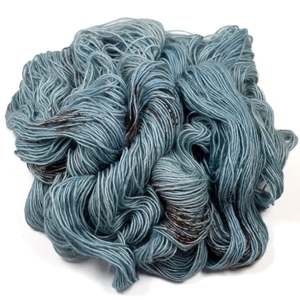 Speckled Egg ~ Merlin Fingering ~ Merino Linen singles