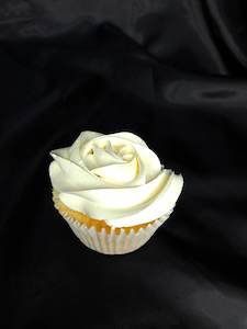 Vanilla Cupcake w/ Buttercream