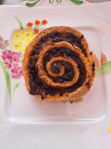 Breads Buns: Cheese and Onion Pizza Scroll