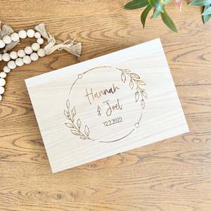 First names wreath keepsake box