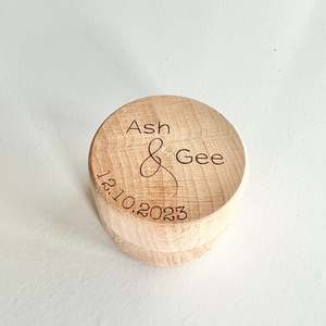 Couples ring box - Names