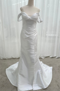 Naveya Gown V1