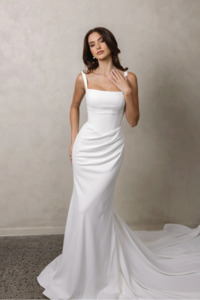 Dresses: Lize