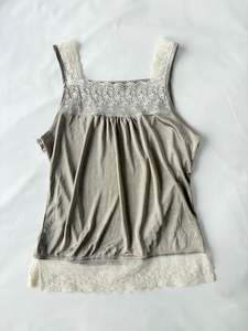 Tops: 00’s Dear Flūra lace trim cami | Size small