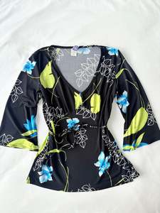 Tops: 00’s Tie waist flared top | Size 10-12