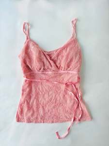Staff Picks: 00’s Lacey pink tie cami | Size 12