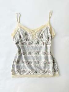 Staff Picks: 00’s Lace trim floral cami | Size 10
