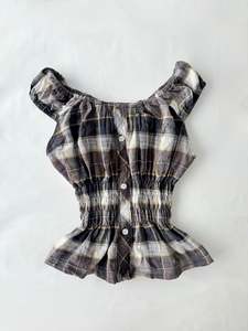 Staff Picks: 00’s Milkmaid plaid top | Size 8-10