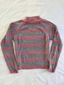 Sale: 00’s Pink and grey striped knit | Size medium