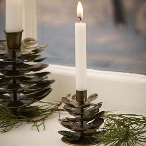 H Y G G E: Pine Cone Candle Holder | Short