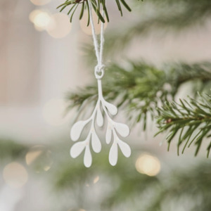 D E C O R A T I O N S: Mistletoe Decoration | White