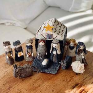 C A N D L E S D E C O R: Felt Nativity Scene | Natural