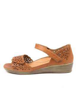 Products: Dusty W Tan Leather by Ziera