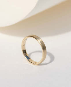 Mens Rings: Silas Band 4mm - 18k Yellow Gold