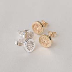 Earrings: Daisy Studs