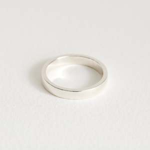 Rings: Barrel Wedding Band