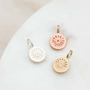 Daisy: Daisy Pendant Charm