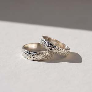 Mothers Day: Floral Engraved Band