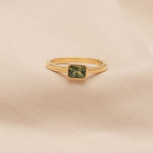 Ready To Wear: East-West 0.66ct Emerald-cut Green Sapphire