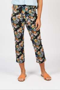Pants Leggings: Vassalli Printed Slim leg 7/8 Light Weight Pull on | Grove