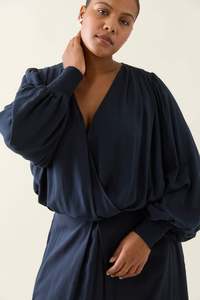 ISLE OF MINE Oline Cropped Top - Navy